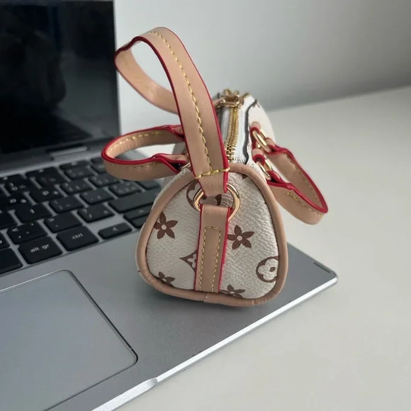 Mini Bag/Keychain Bag - Picture 4 of 5